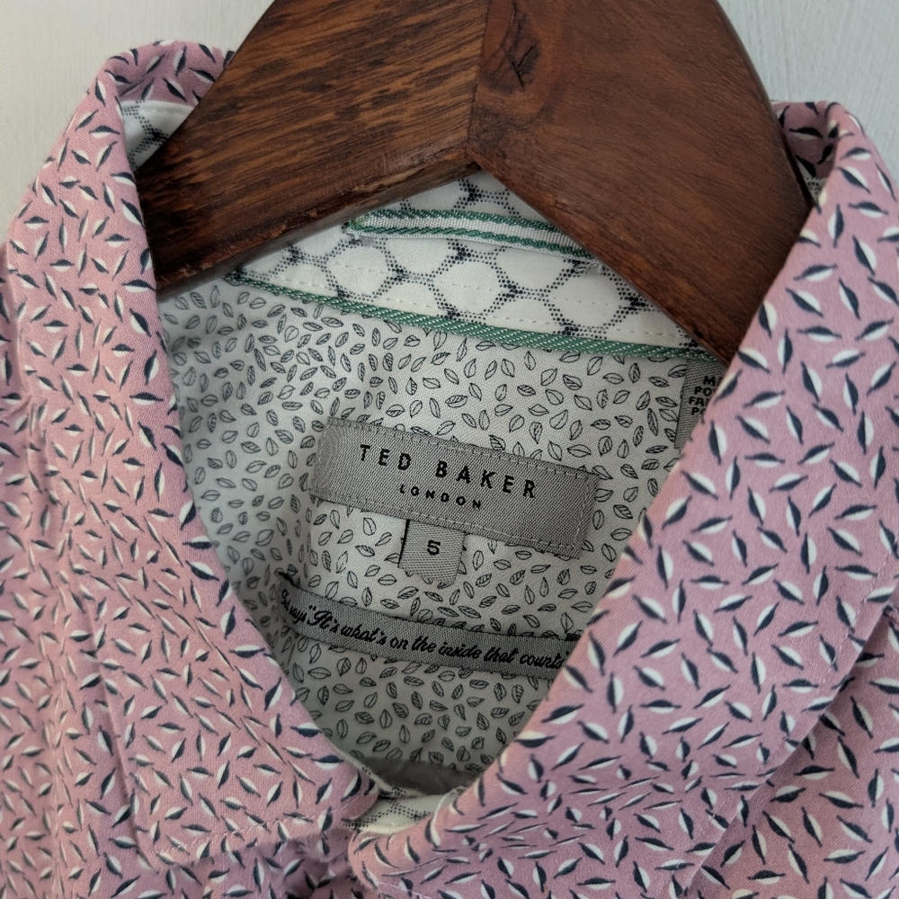 Men's Ted Baker Pink 5 XL Geometric Button Shirt Short Sleeve Dressy Casual - Picture 7 of 7